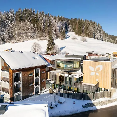 Genuss- & Aktivhotel Sonnenburg Szálloda Riezlern