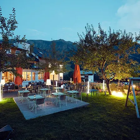 Genuss- & Aktivhotel Sonnenburg מלון 4*